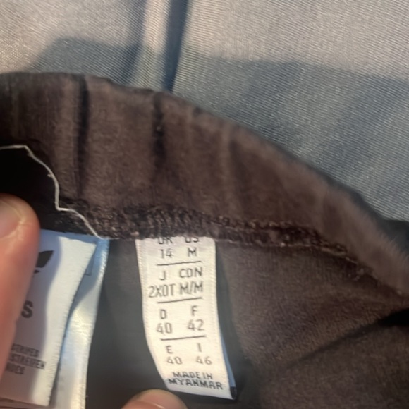 Adidas leggings size Medium - Picture 4 of 4